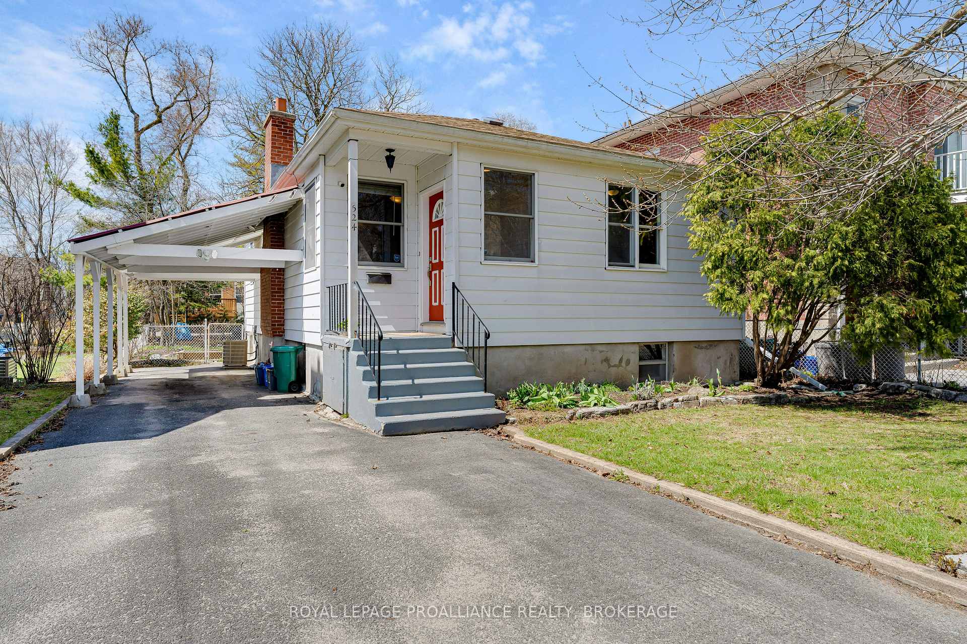 Front of 524 College Street