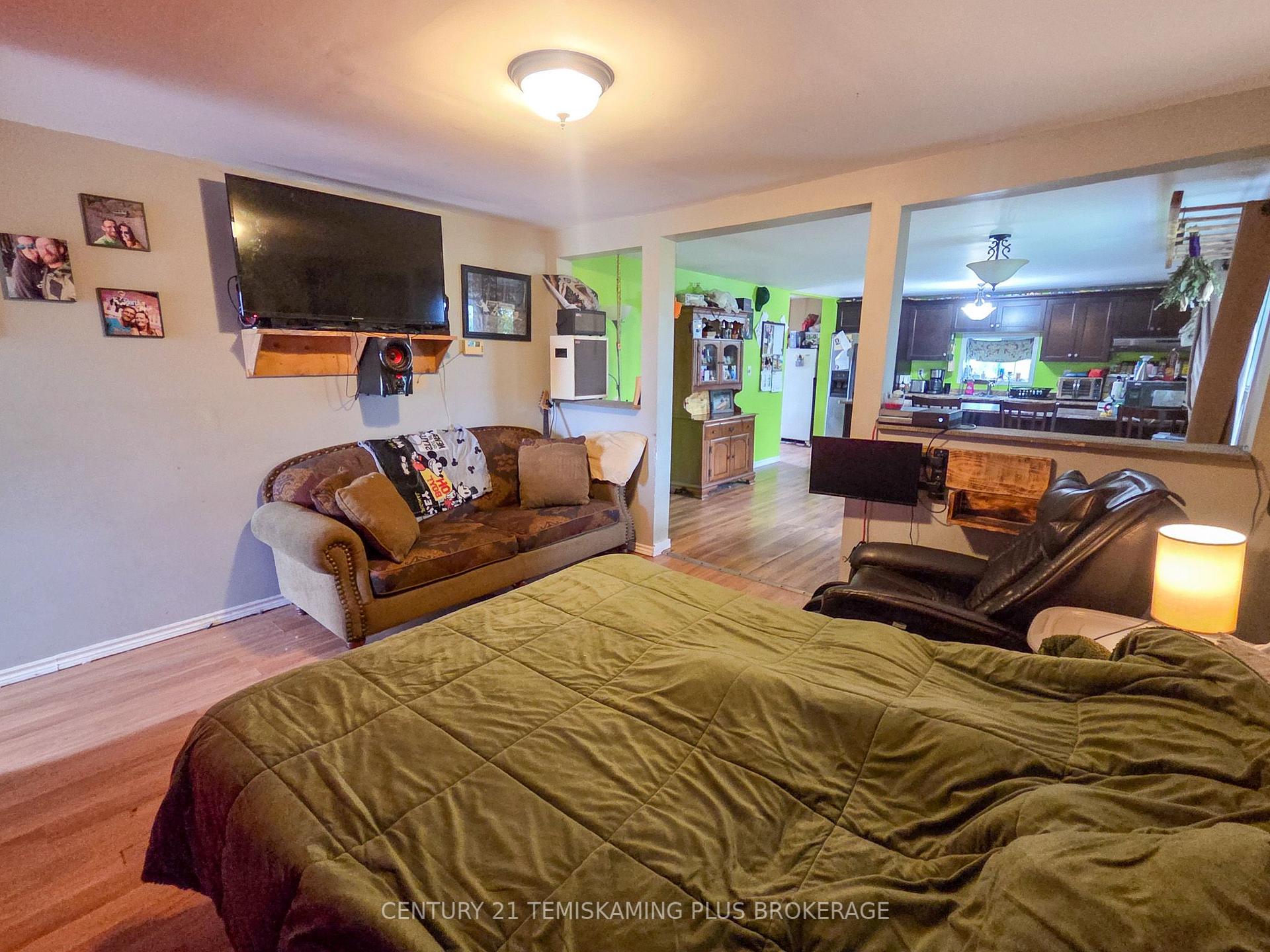 Photo 5 of 311096 Highway 571, Armstrong, Earlton — HOMEH