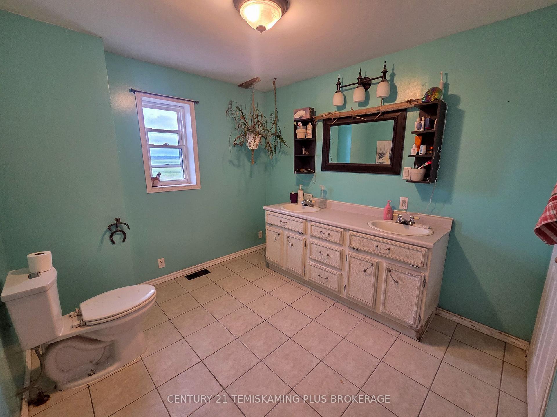 Photo 15 of 311096 Highway 571, Armstrong, Earlton — HOMEH