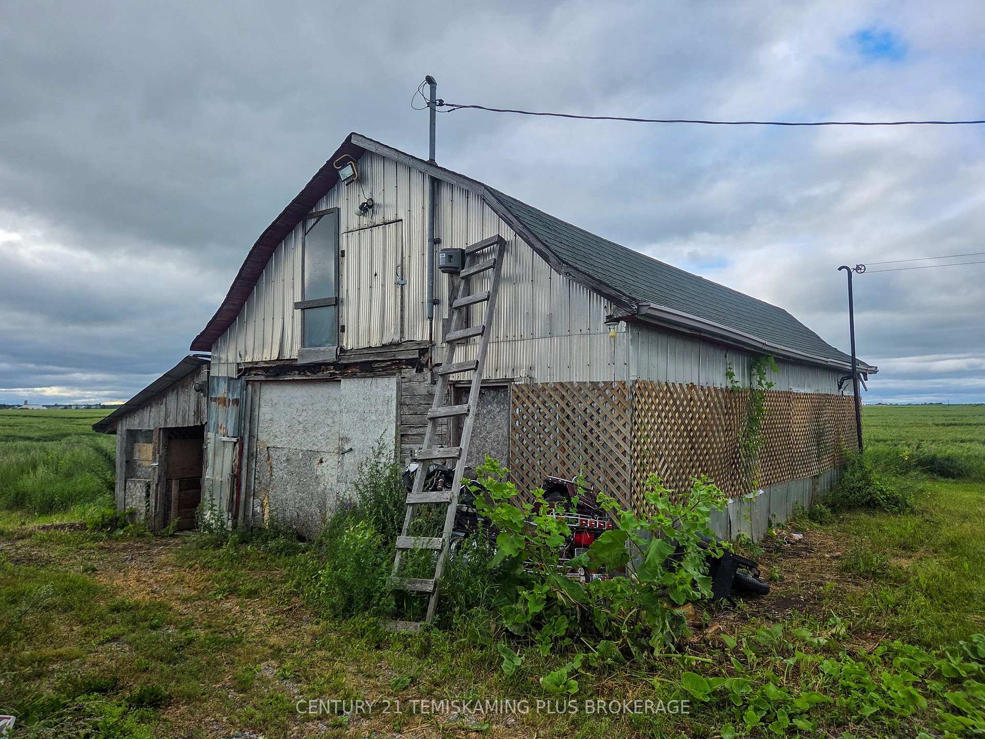 Photo 39 of 311096 Highway 571, Armstrong, Earlton — HOMEH