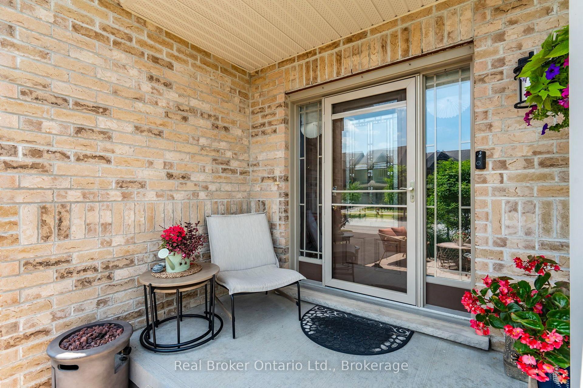 Photo 4 of 984 Cook Drive, Midland — HOMEH