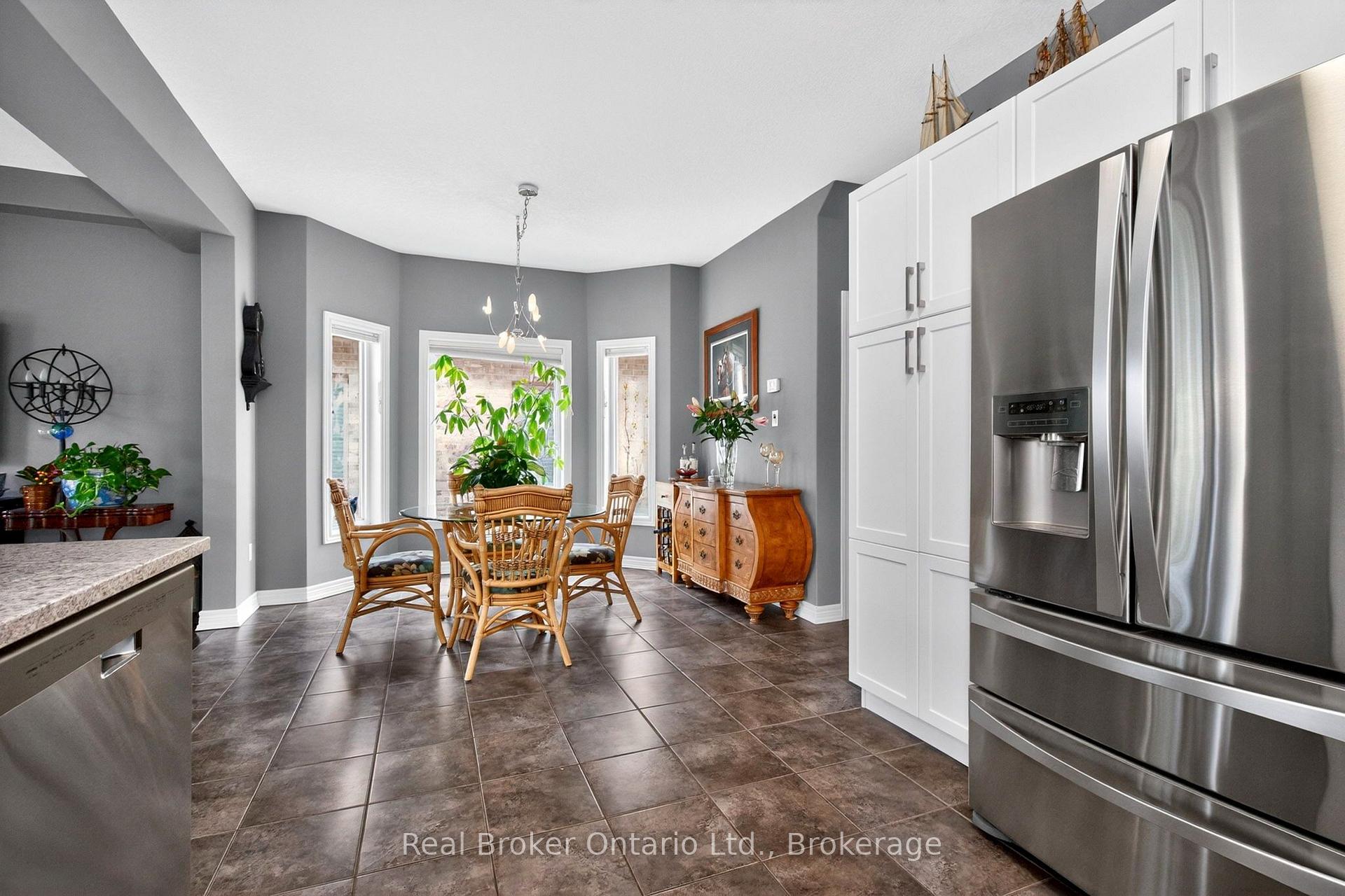 Photo 6 of 984 Cook Drive, Midland — HOMEH