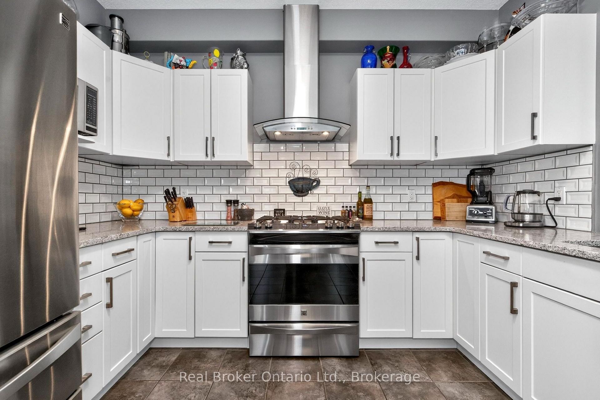 Photo 7 of 984 Cook Drive, Midland — HOMEH