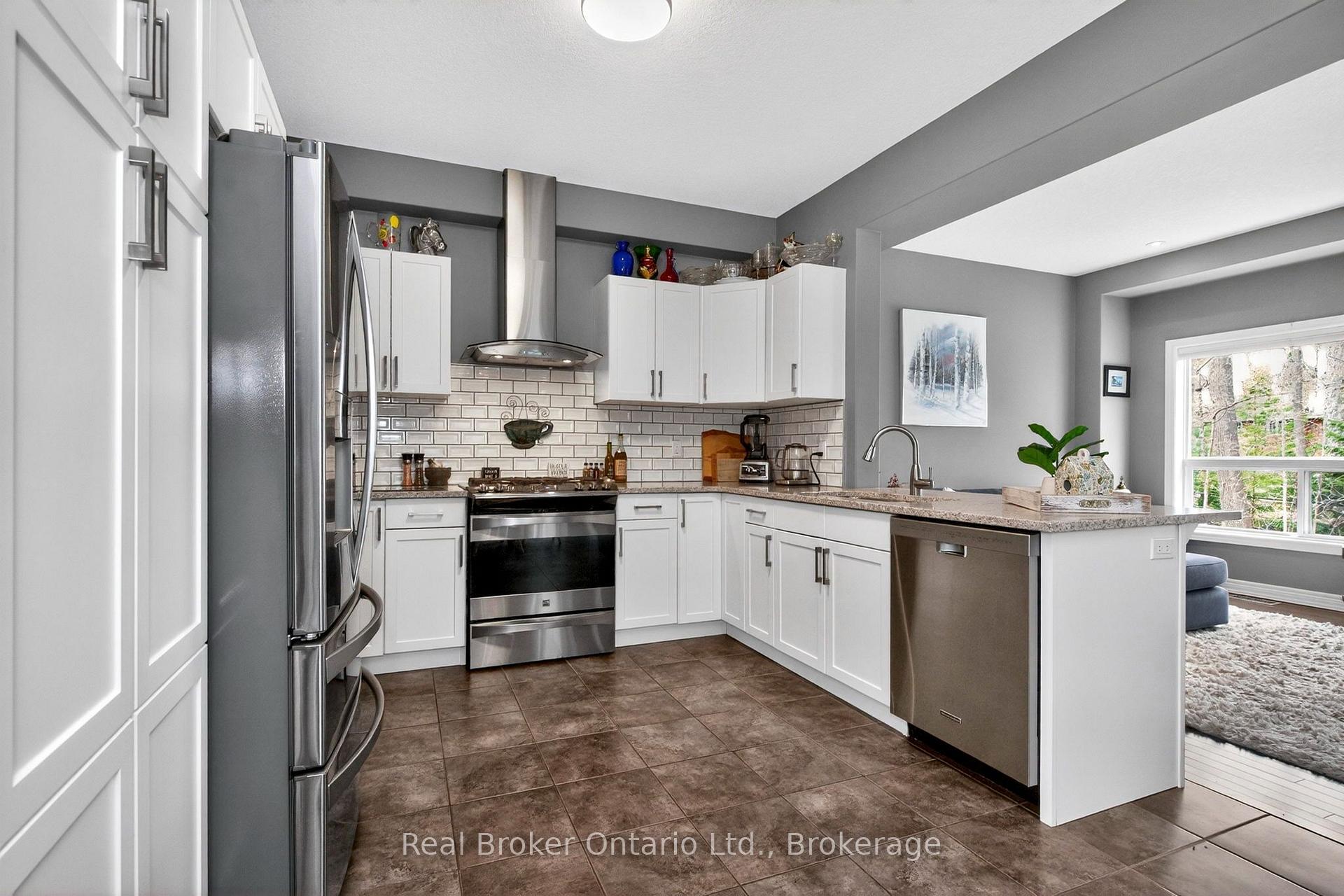 Photo 8 of 984 Cook Drive, Midland — HOMEH