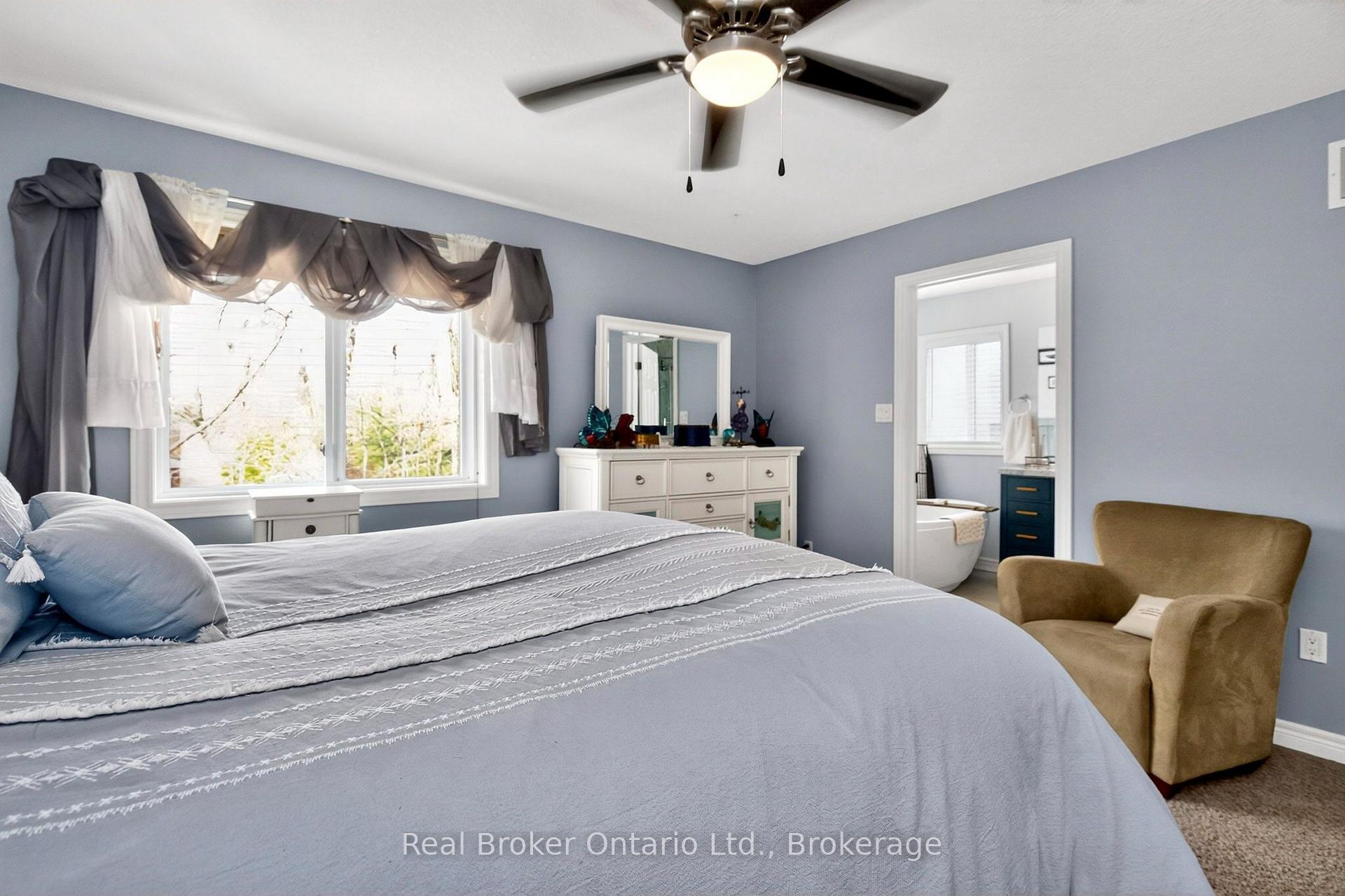 Photo 15 of 984 Cook Drive, Midland — HOMEH