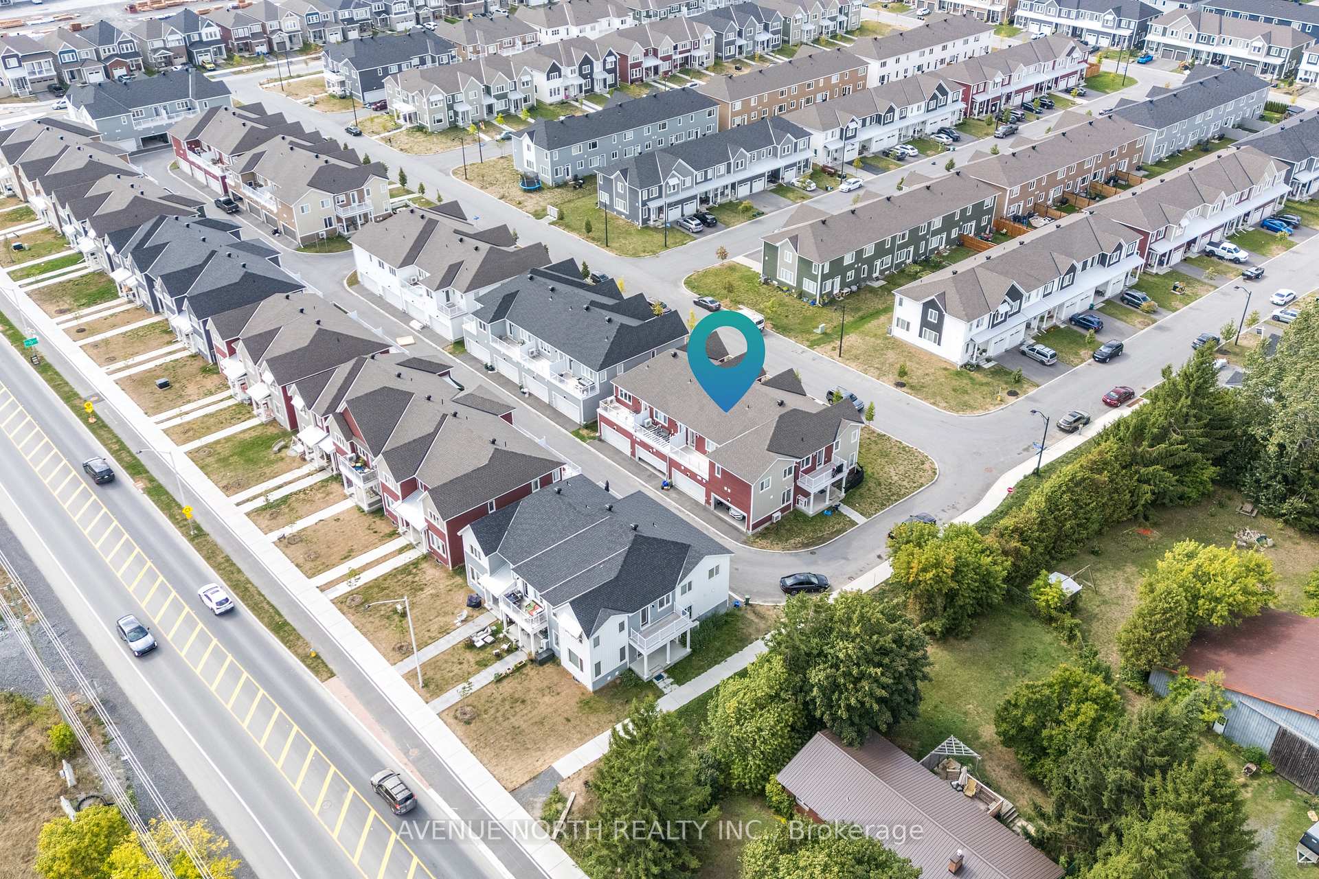 Photo 17 of 834 Bascule Place, Ottawa, Btwn Franktown Rd. & Fallowfield Rd. — HOMEH