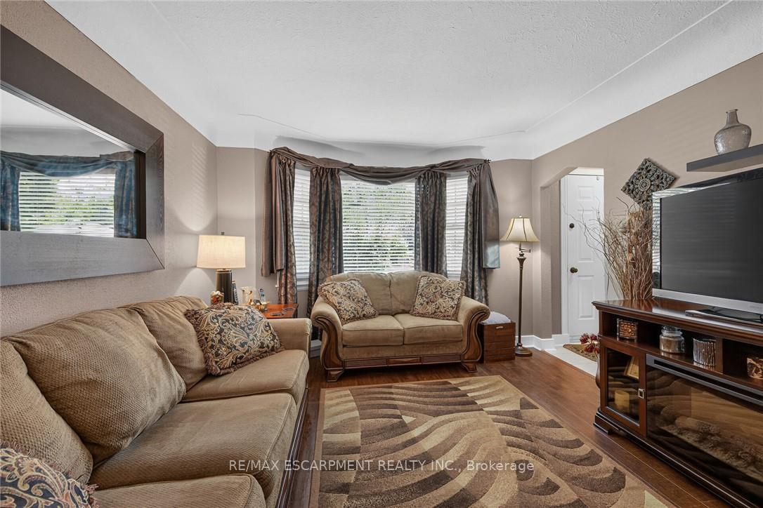 Photo 10 of 180 East 25th Street, Hamilton, Eastmount — HOMEH
