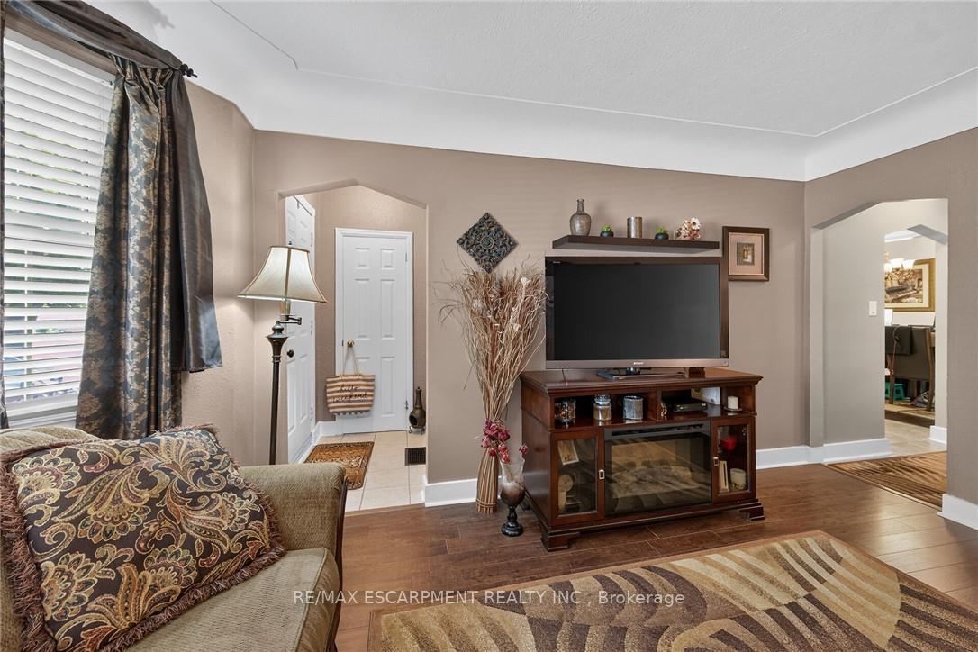 Photo 11 of 180 East 25th Street, Hamilton, Eastmount — HOMEH