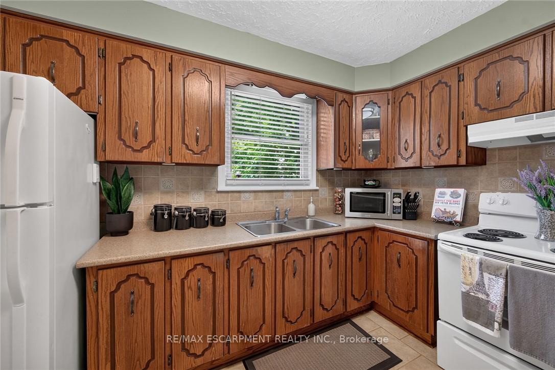 Photo 13 of 180 East 25th Street, Hamilton, Eastmount — HOMEH