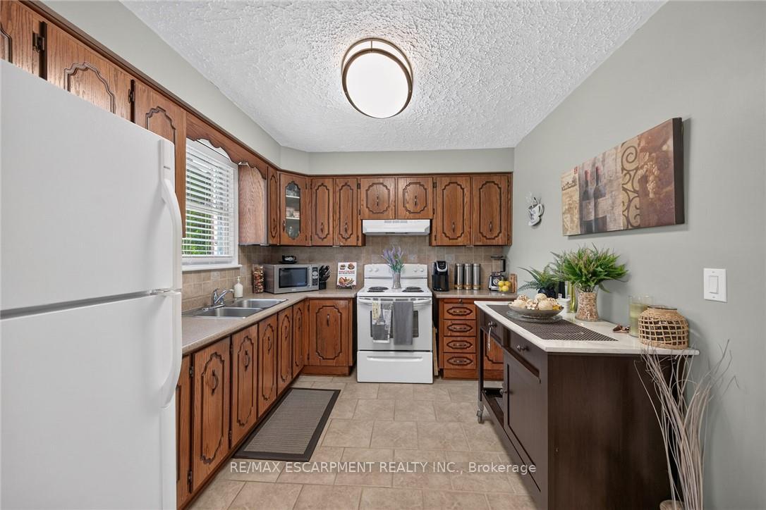 Photo 14 of 180 East 25th Street, Hamilton, Eastmount — HOMEH