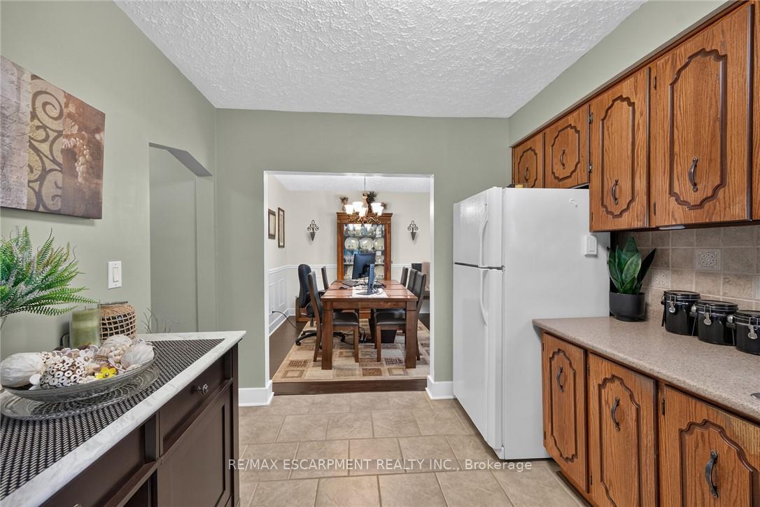 Photo 15 of 180 East 25th Street, Hamilton, Eastmount — HOMEH