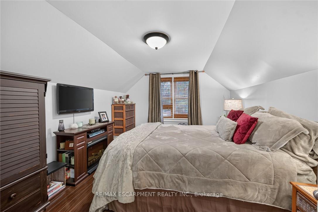 Photo 25 of 180 East 25th Street, Hamilton, Eastmount — HOMEH