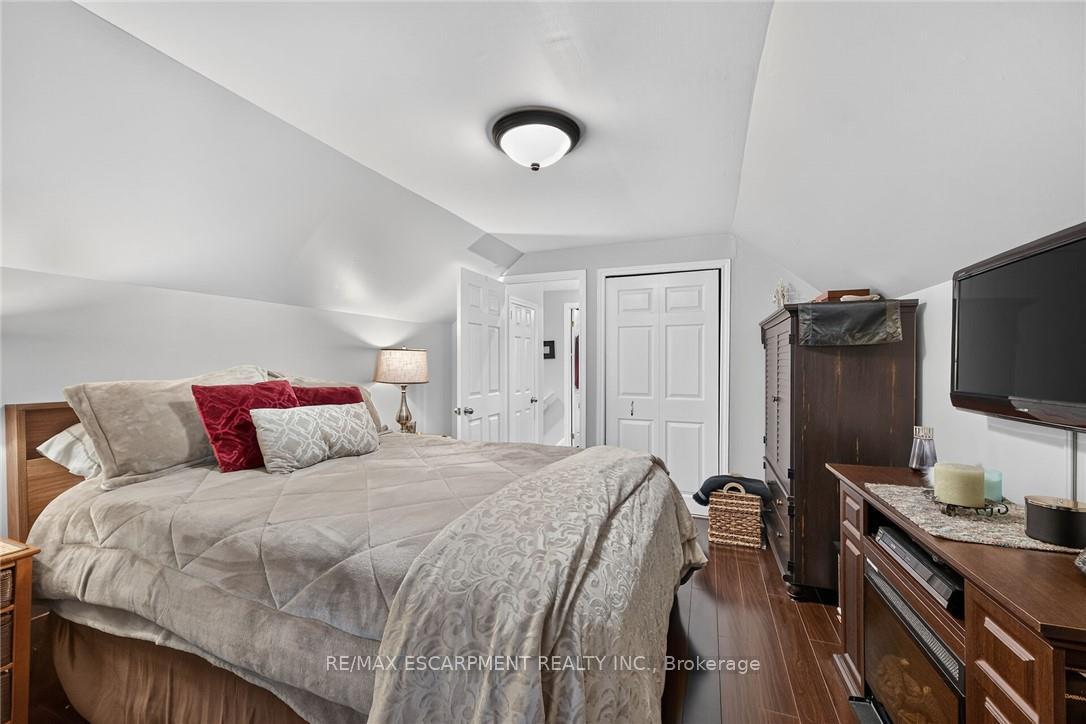 Photo 26 of 180 East 25th Street, Hamilton, Eastmount — HOMEH