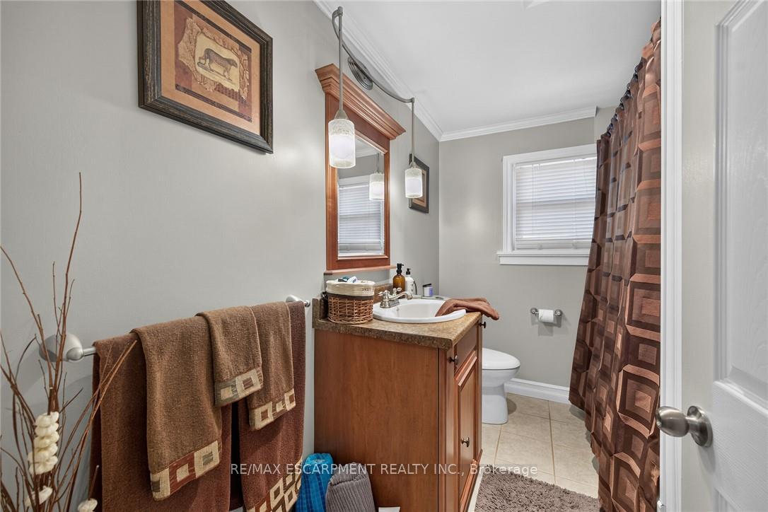Photo 30 of 180 East 25th Street, Hamilton, Eastmount — HOMEH