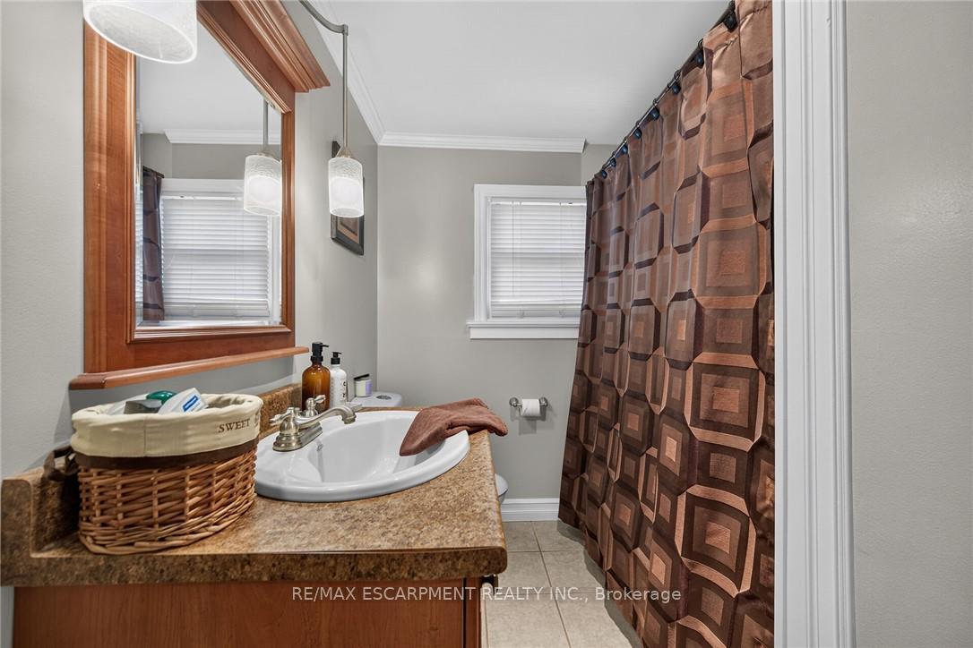 Photo 31 of 180 East 25th Street, Hamilton, Eastmount — HOMEH
