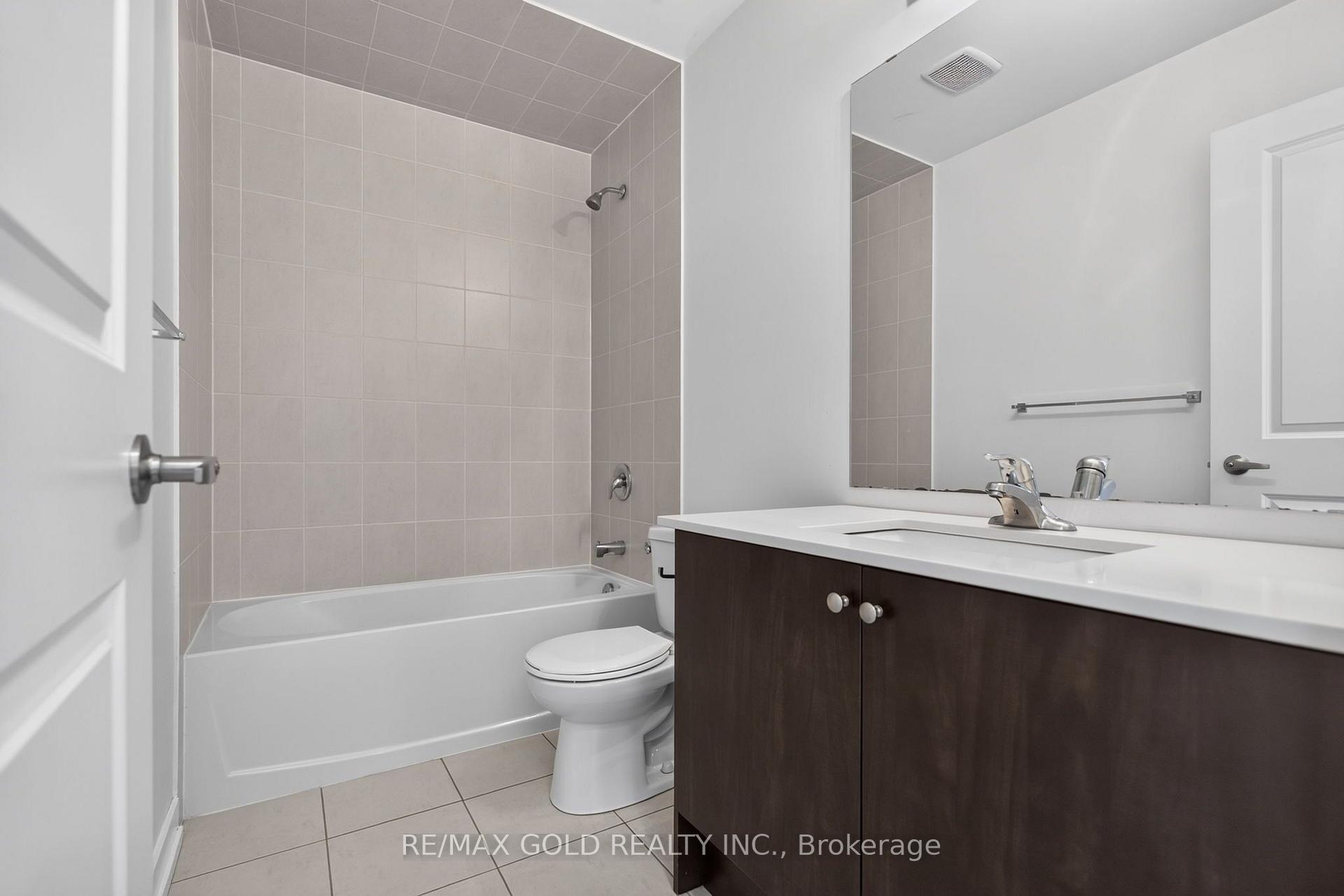 Photo 10 of 5 Beliveau Street, Vaughan, Vaughan Grove — HOMEH
