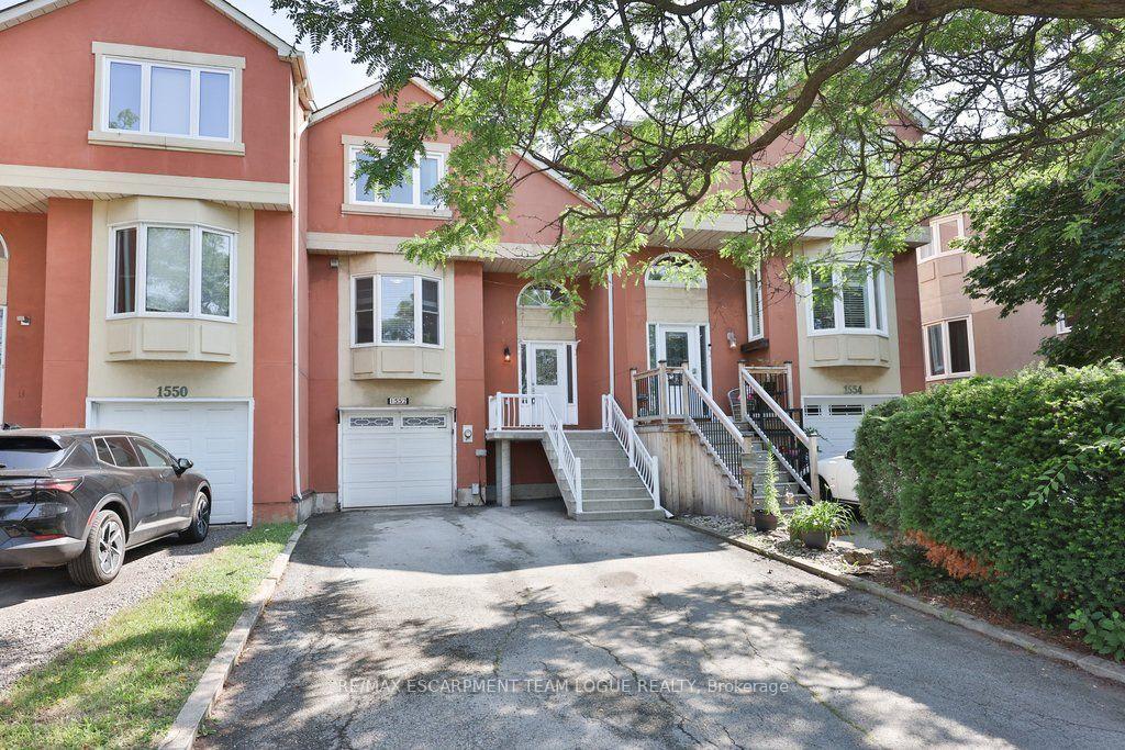 Photo 2 of 1552 Litchfield Road, Oakville, Falgarwood — HOMEH