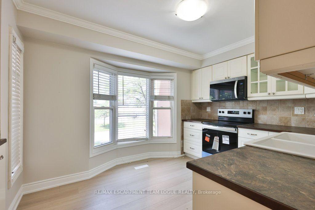 Photo 10 of 1552 Litchfield Road, Oakville, Falgarwood — HOMEH