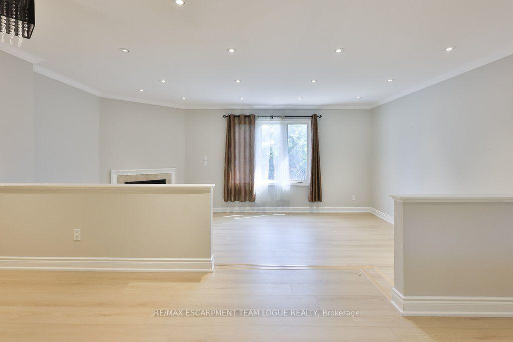 Photo 12 of 1552 Litchfield Road, Oakville, Falgarwood — HOMEH