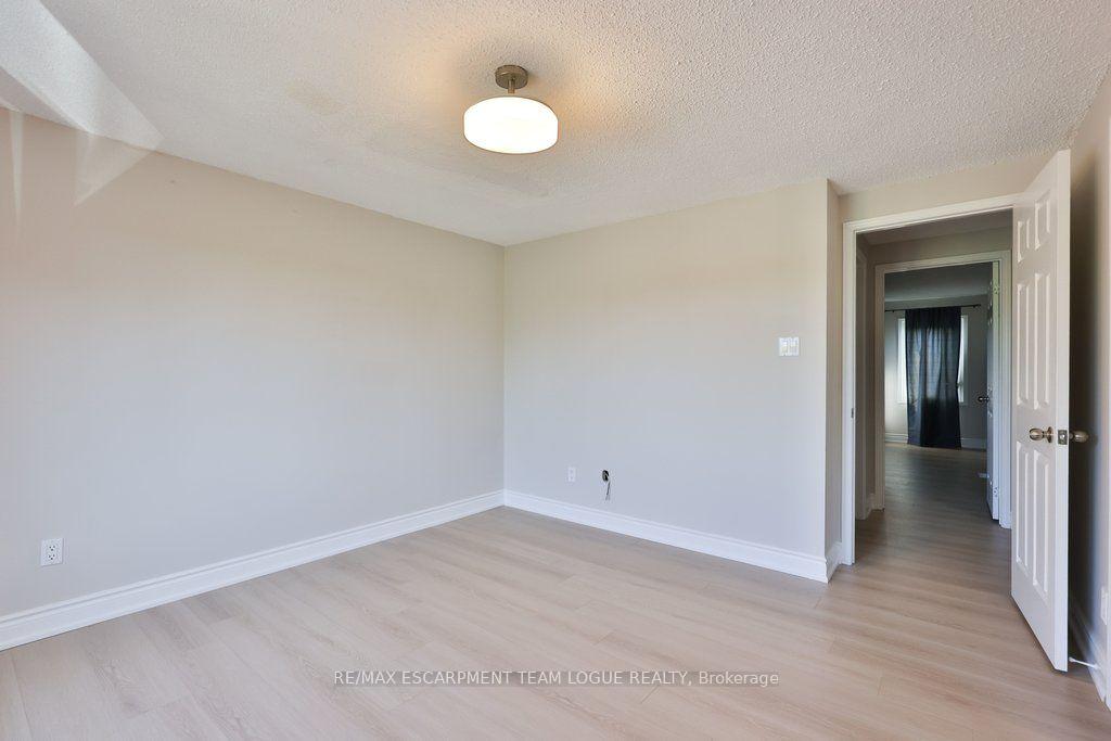 Photo 18 of 1552 Litchfield Road, Oakville, Falgarwood — HOMEH