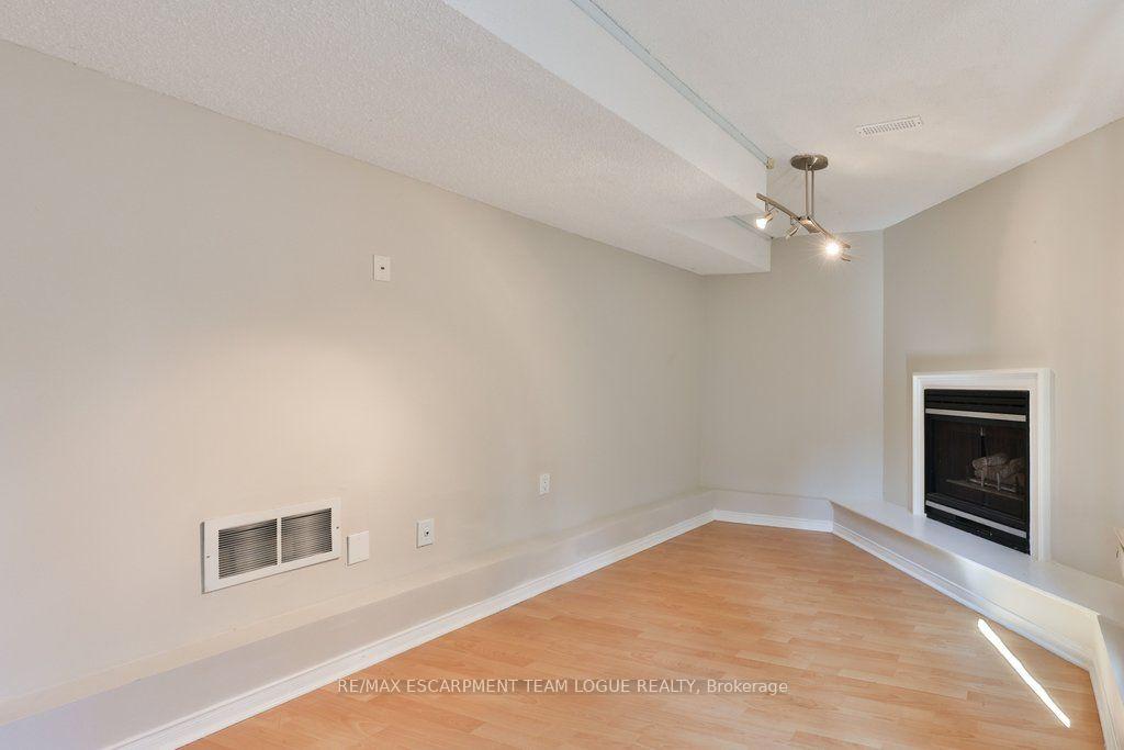 Photo 20 of 1552 Litchfield Road, Oakville, Falgarwood — HOMEH