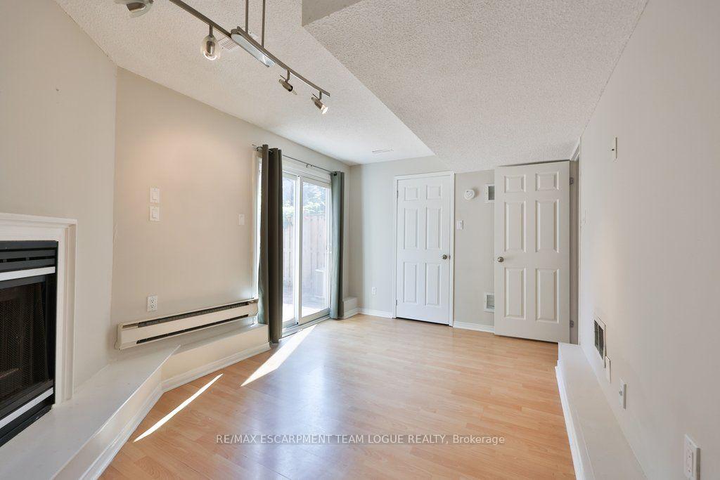 Photo 21 of 1552 Litchfield Road, Oakville, Falgarwood — HOMEH