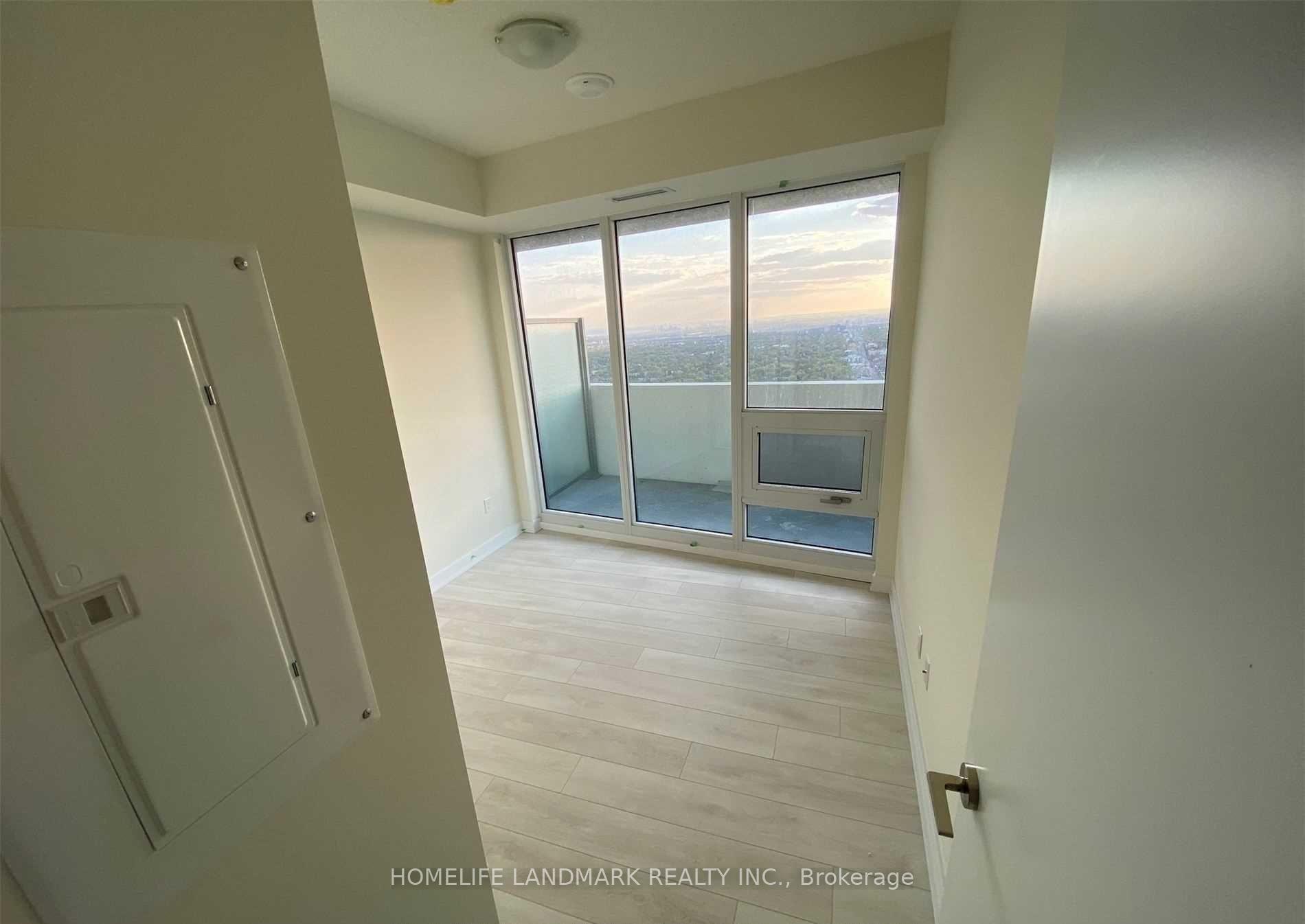 Photo 5 of Unit 5009, 2221 Yonge Street, Toronto, Mount Pleasant West — HOMEH