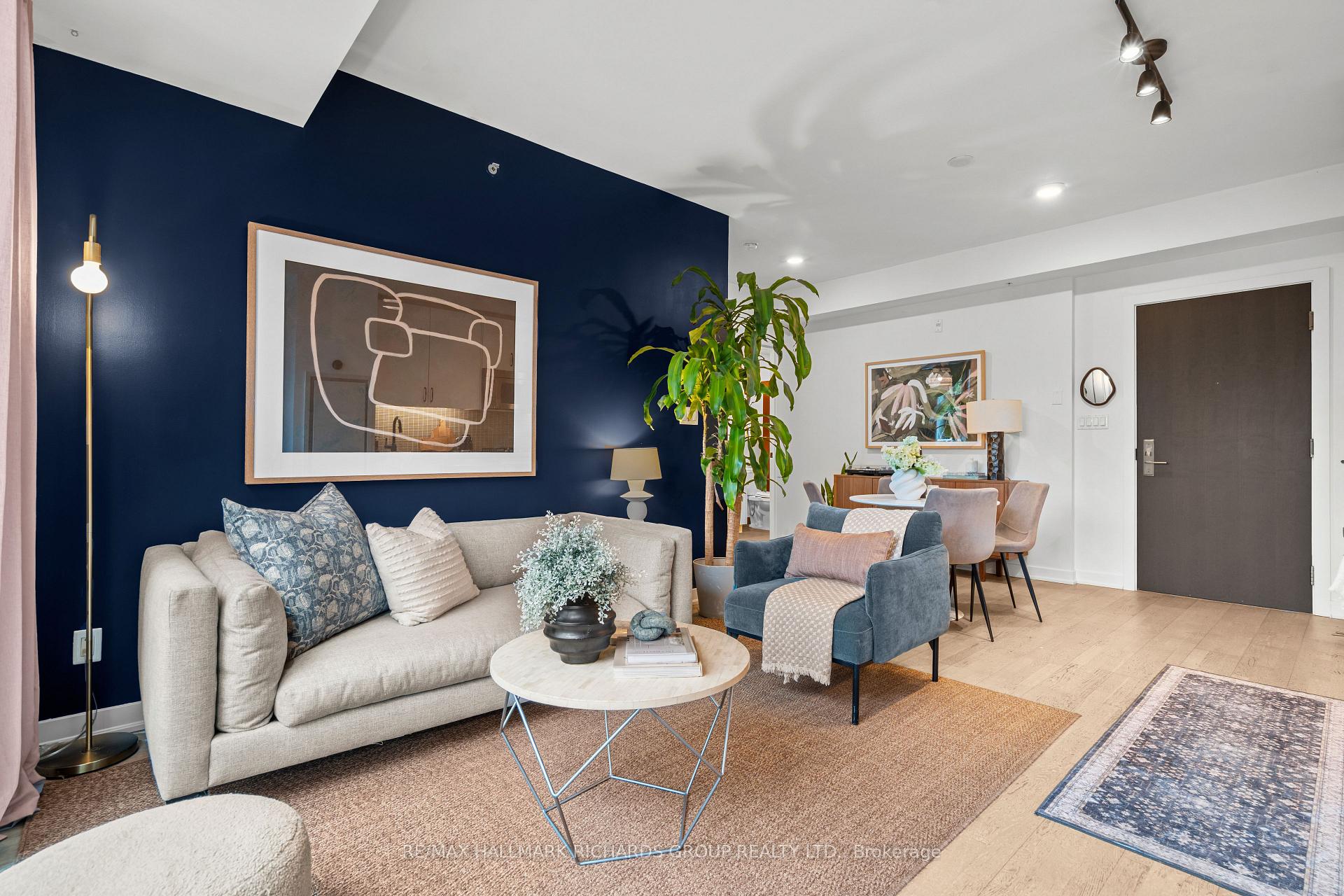 Photo 4 of Unit 301, 1960 Queen Street E, Toronto, The Beaches — HOMEH