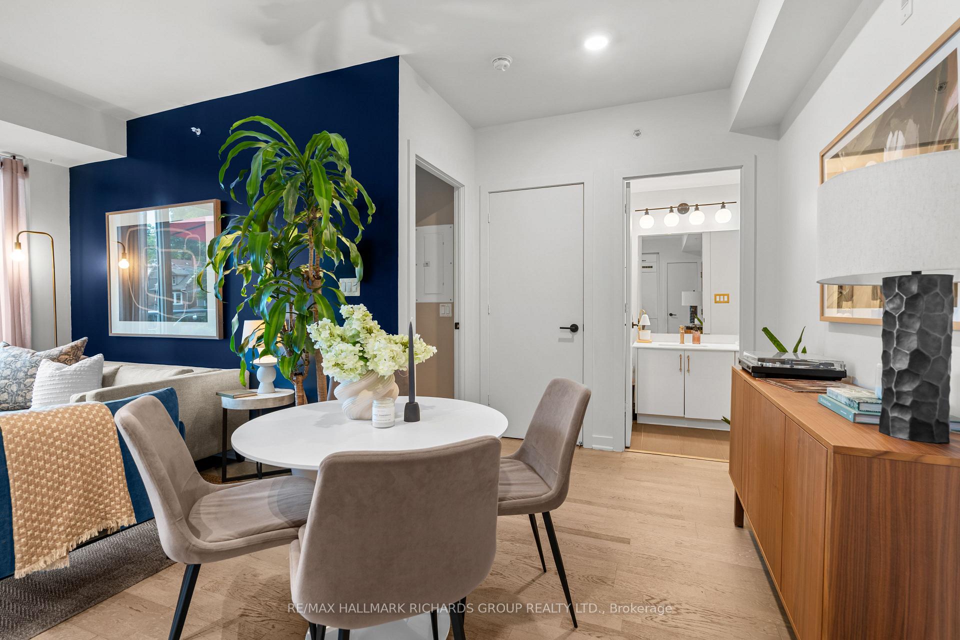 Photo 15 of Unit 301, 1960 Queen Street E, Toronto, The Beaches — HOMEH