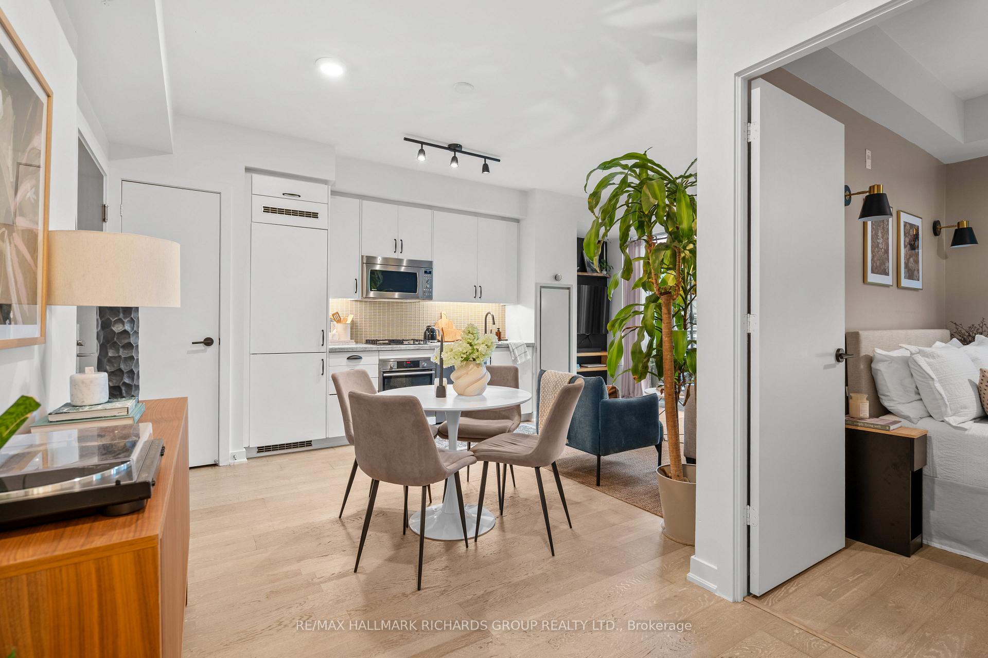 Photo 17 of Unit 301, 1960 Queen Street E, Toronto, The Beaches — HOMEH
