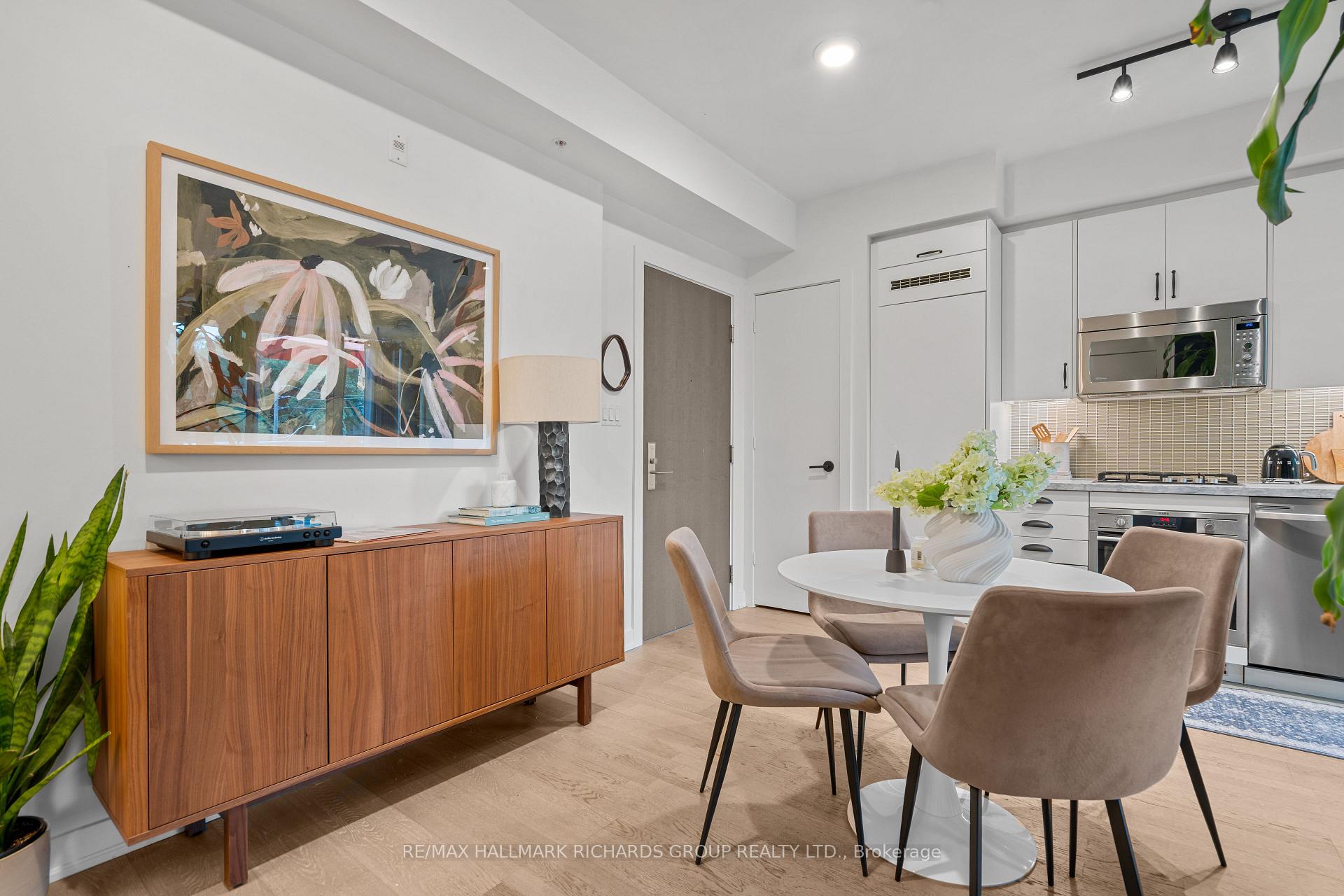 Photo 18 of Unit 301, 1960 Queen Street E, Toronto, The Beaches — HOMEH