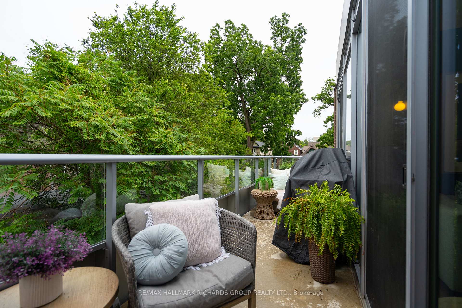 Photo 31 of Unit 301, 1960 Queen Street E, Toronto, The Beaches — HOMEH