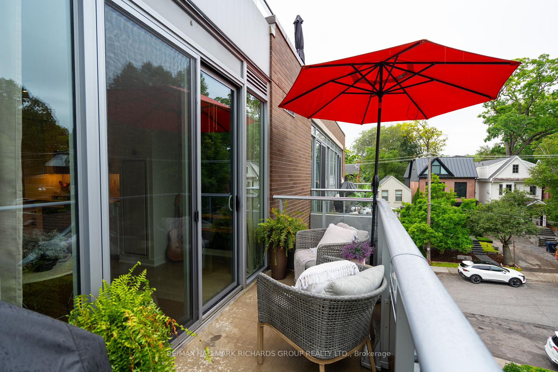 Photo 33 of Unit 301, 1960 Queen Street E, Toronto, The Beaches — HOMEH
