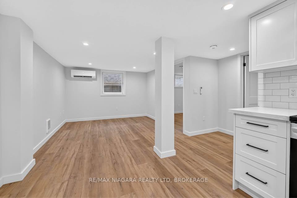 Photo 3 of Unit Lower, 3548 Bond Street, Niagara Falls, Chippawa — HOMEH