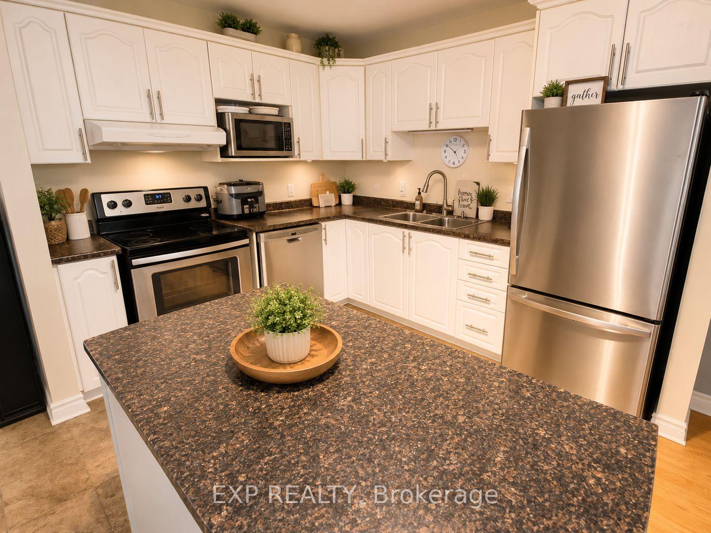 Photo 6 of Unit 2, 127 Third Street W, Cornwall, Cornwall — HOMEH