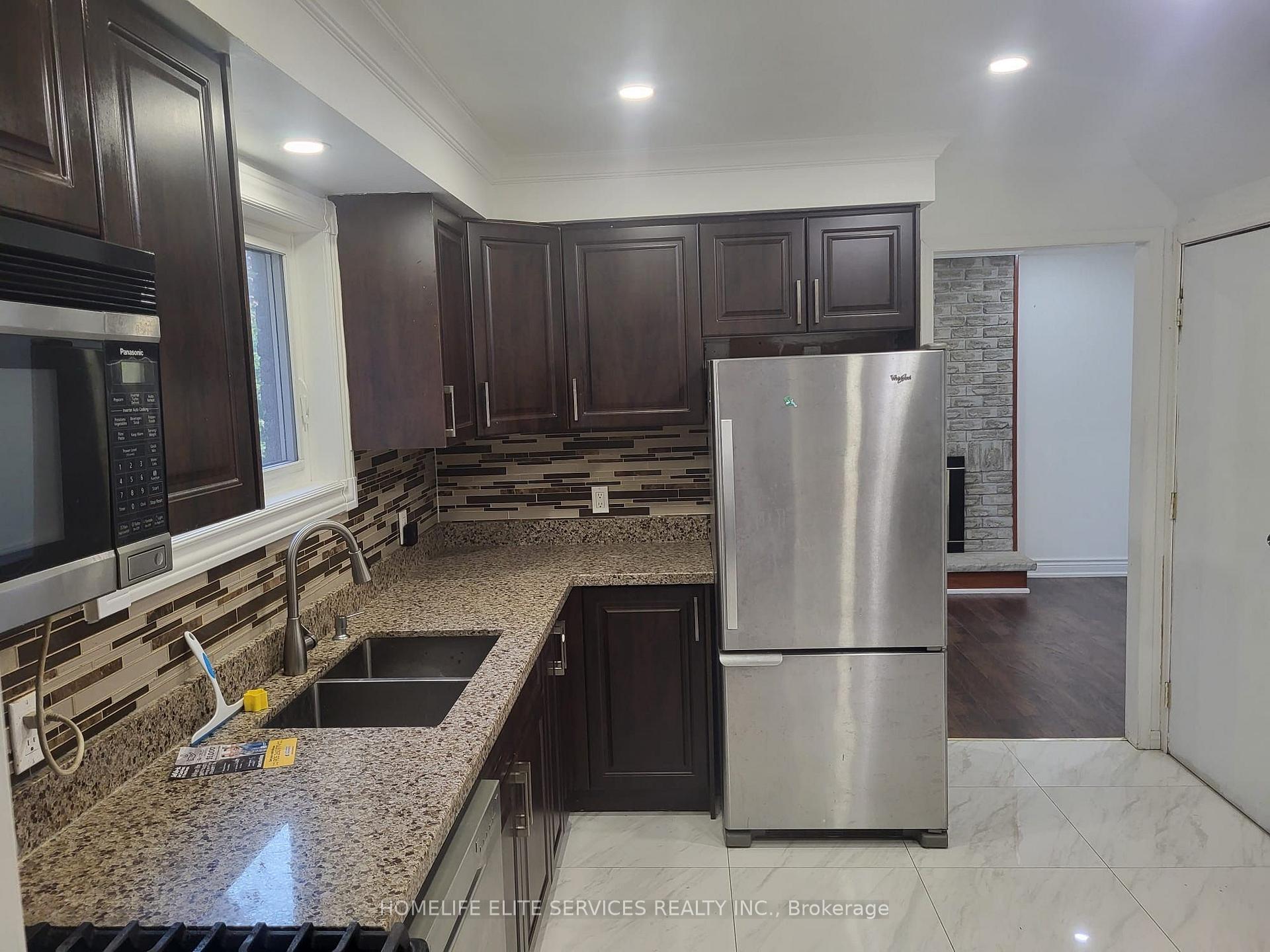 Photo 20 of 43 Bellwood Drive, Whitby, Blue Grass Meadows — HOMEH