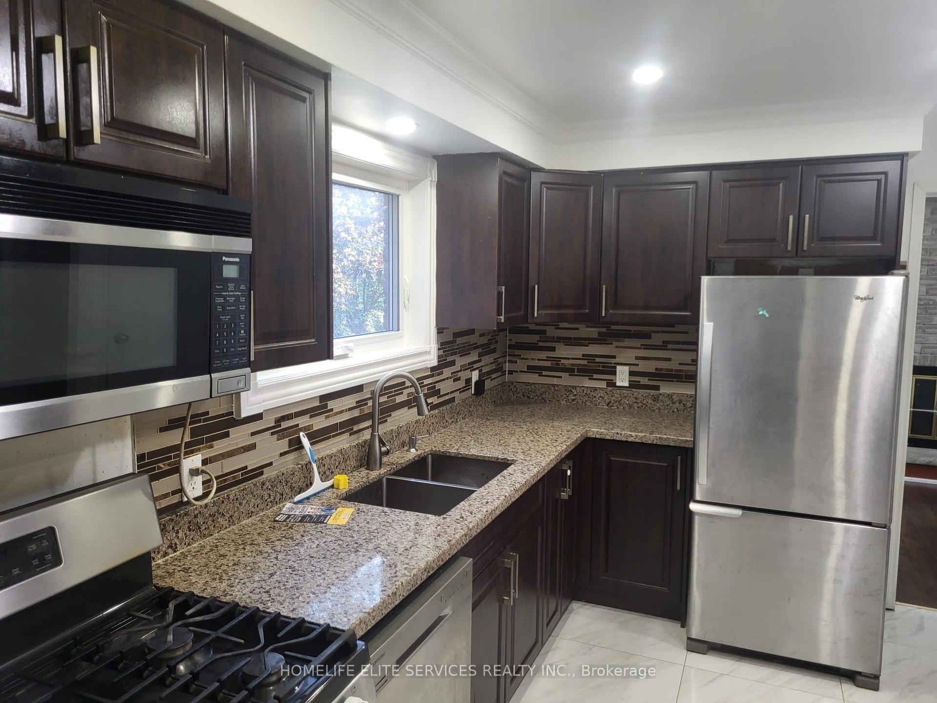 Photo 24 of 43 Bellwood Drive, Whitby, Blue Grass Meadows — HOMEH