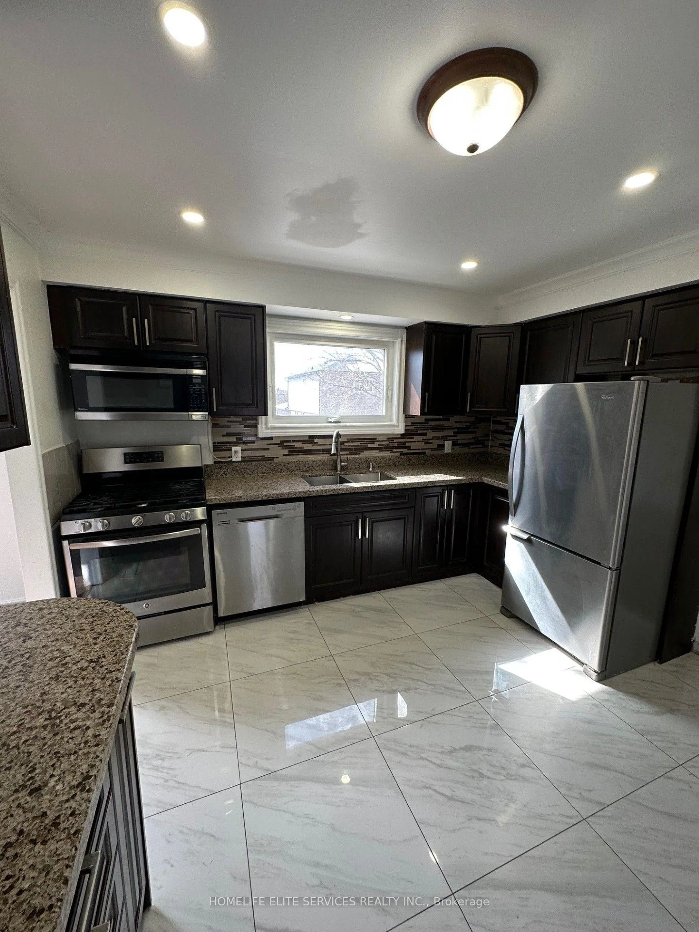 Photo 9 of 43 Bellwood Drive, Whitby, Blue Grass Meadows — HOMEH
