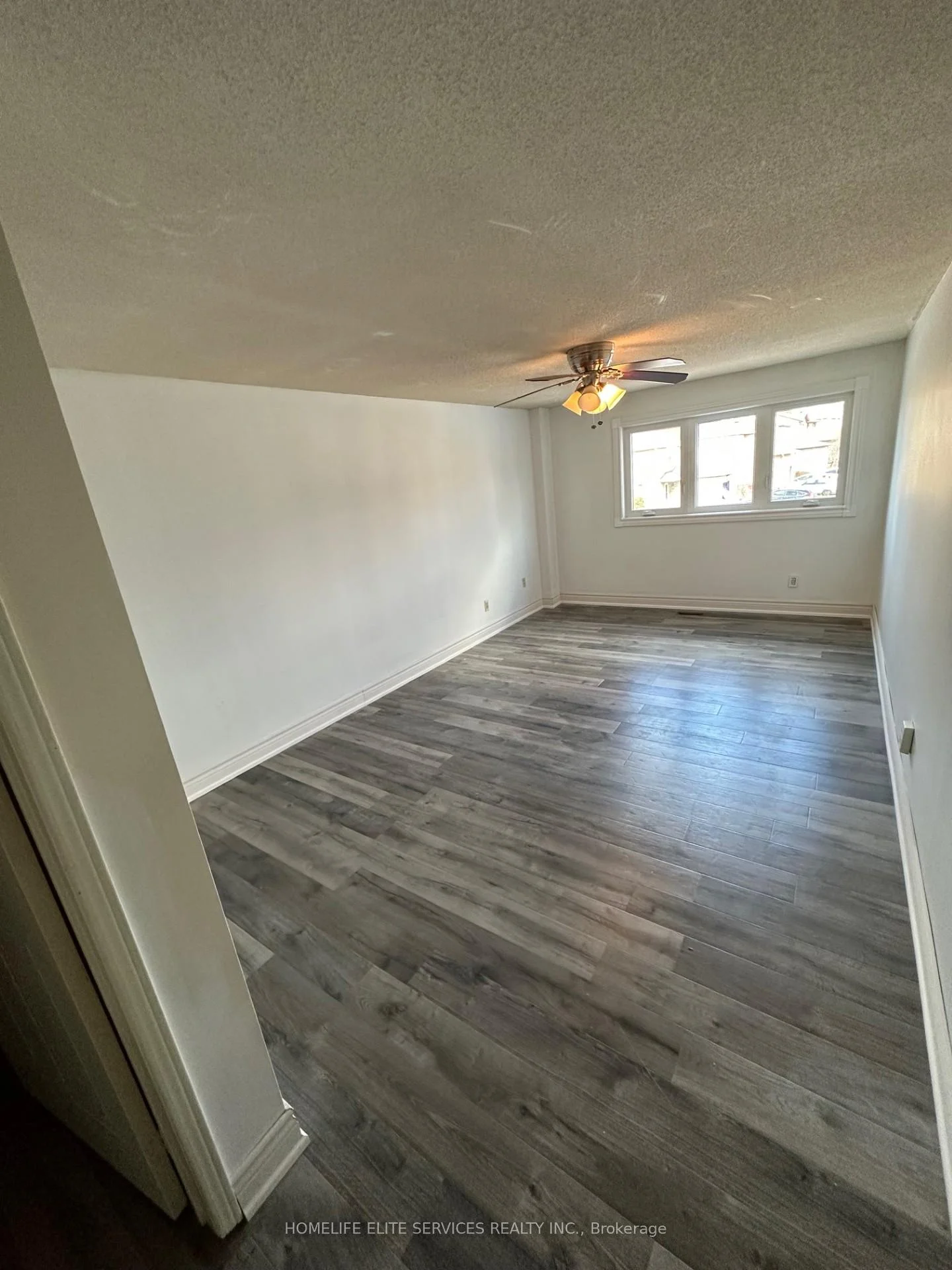 Photo 18 of 43 Bellwood Drive, Whitby, Blue Grass Meadows — HOMEH