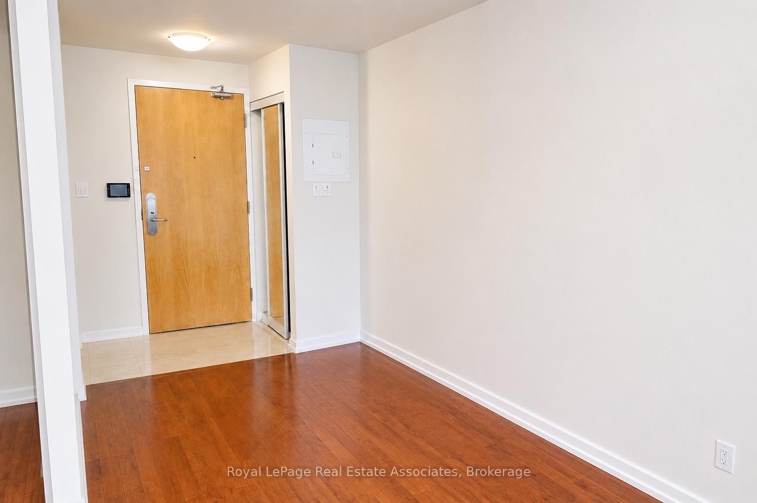 Photo 2 of Unit 4211, 65 Bremner Boulevard, Toronto, Waterfront Communities — HOMEH