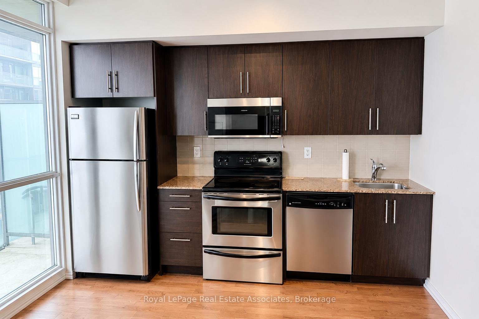 Photo 4 of Unit 4211, 65 Bremner Boulevard, Toronto, Waterfront Communities — HOMEH