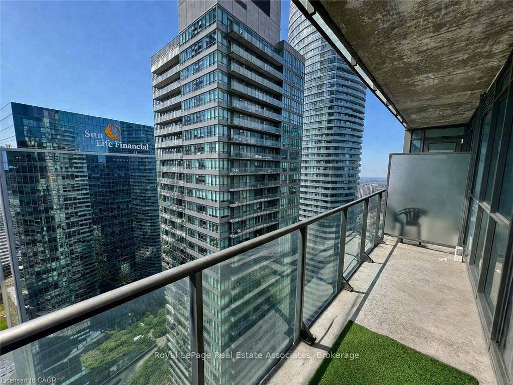 Photo 9 of Unit 4211, 65 Bremner Boulevard, Toronto, Waterfront Communities — HOMEH