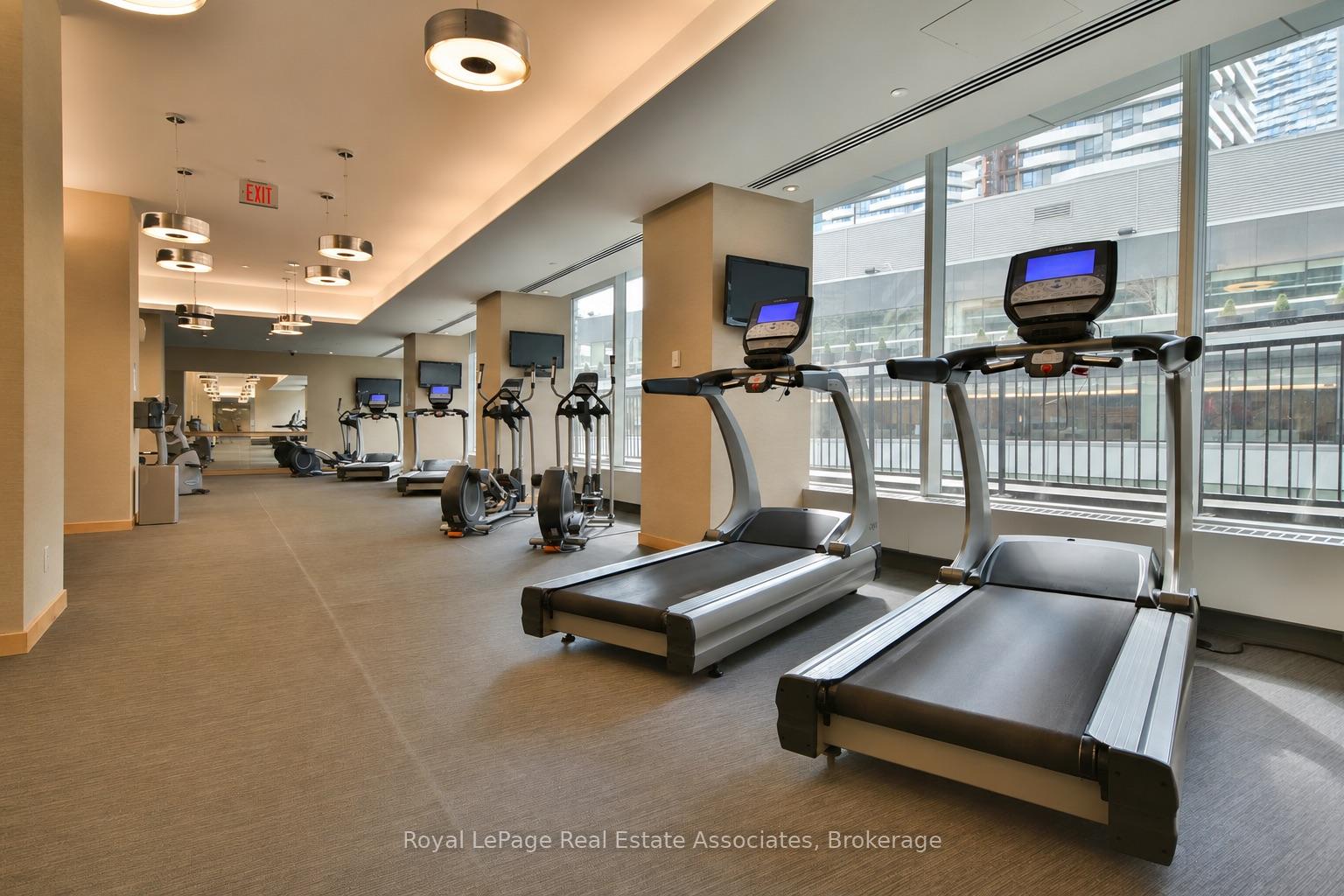 Photo 14 of Unit 4211, 65 Bremner Boulevard, Toronto, Waterfront Communities — HOMEH