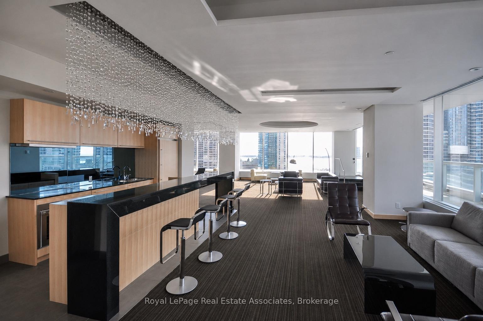 Photo 15 of Unit 4211, 65 Bremner Boulevard, Toronto, Waterfront Communities — HOMEH