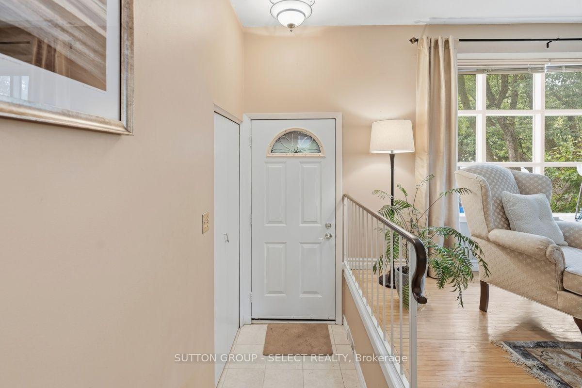 Photo 6 of 643 Widmore Drive, London, South O — HOMEH