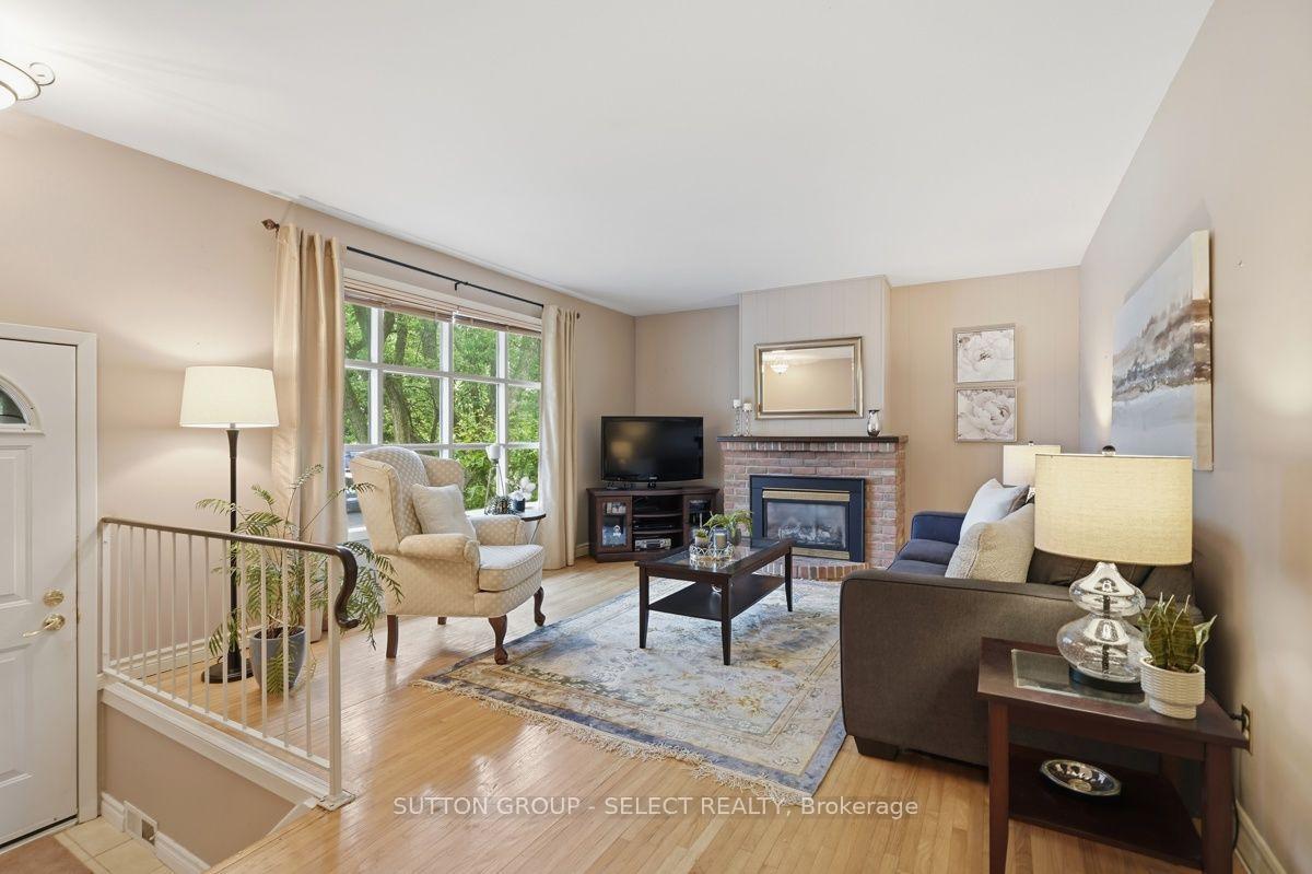Photo 8 of 643 Widmore Drive, London, South O — HOMEH