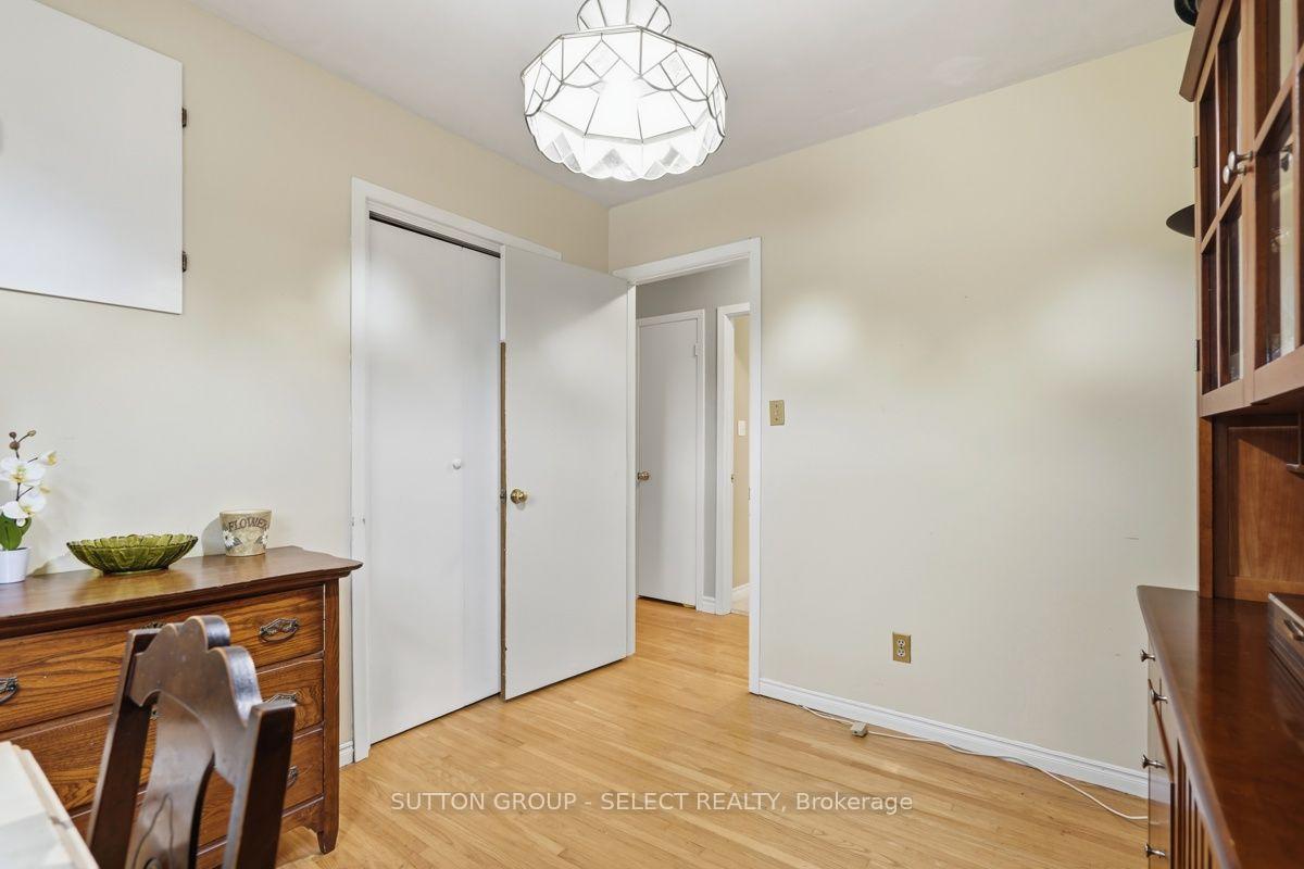 Photo 24 of 643 Widmore Drive, London, South O — HOMEH