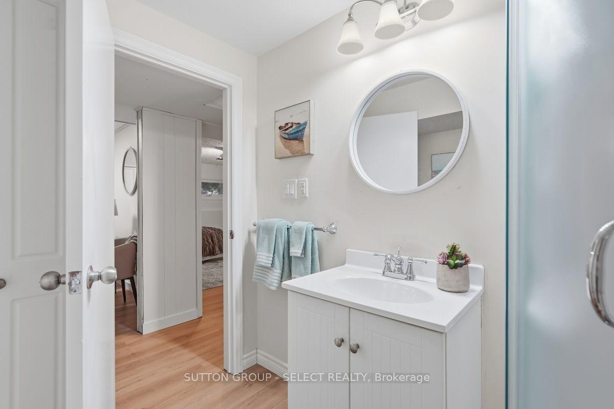 Photo 36 of 643 Widmore Drive, London, South O — HOMEH