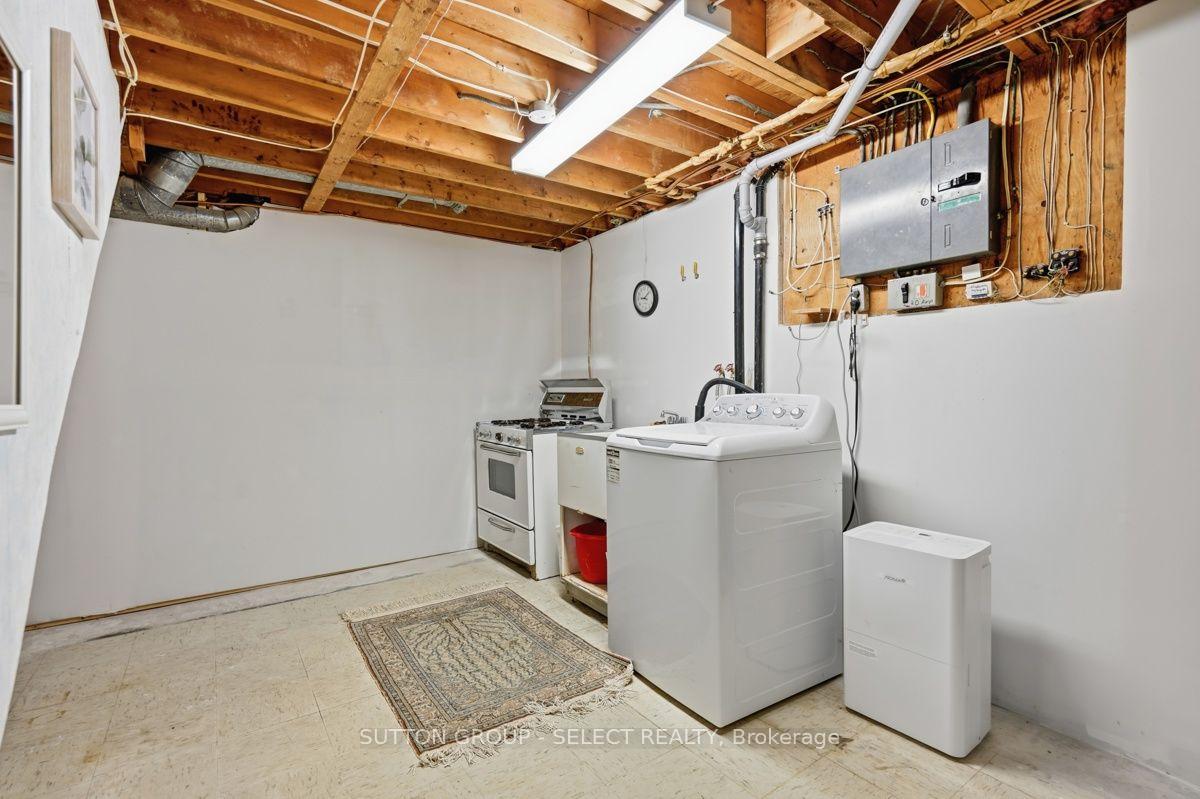 Photo 39 of 643 Widmore Drive, London, South O — HOMEH