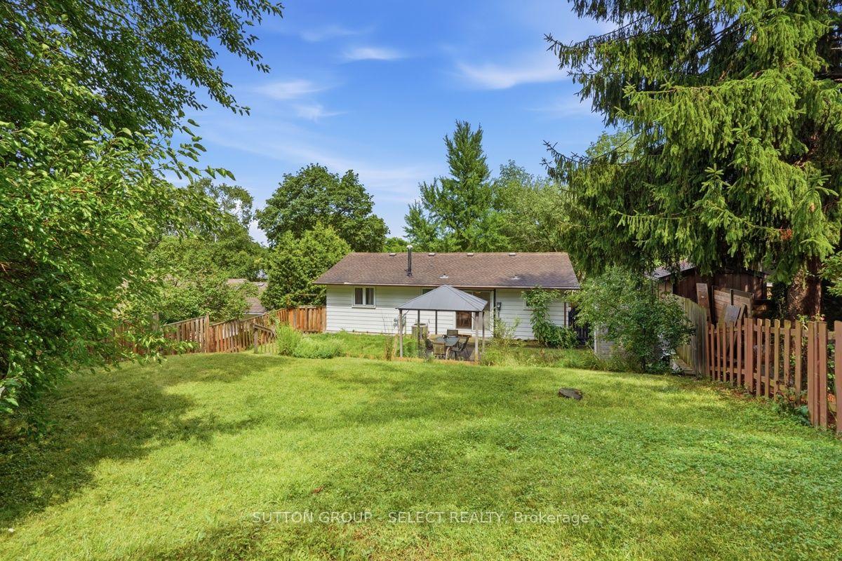 Photo 40 of 643 Widmore Drive, London, South O — HOMEH